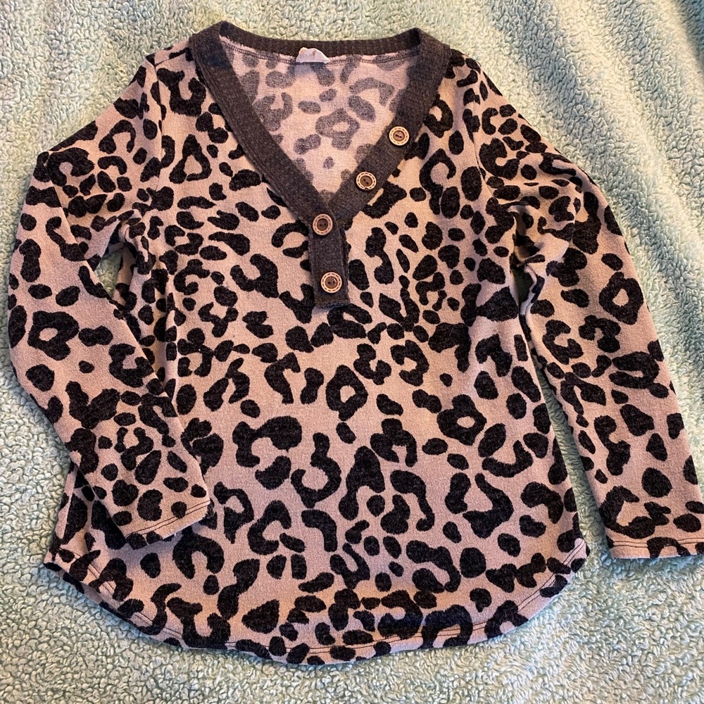 BiBi Leopard Print V-Neck Sweater